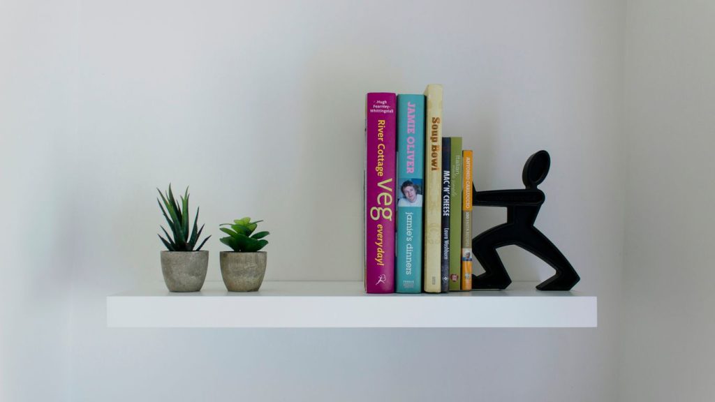 How to Use Clear Acrylic Dividers to Organize Your Home and Office Shelves