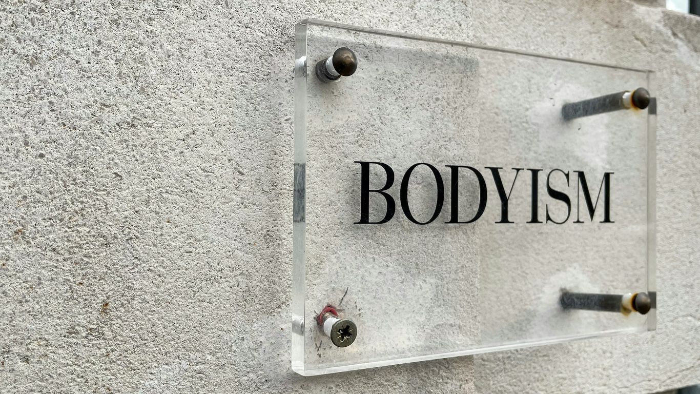 How to Choose an Acrylic Signage Supplier in Malaysia