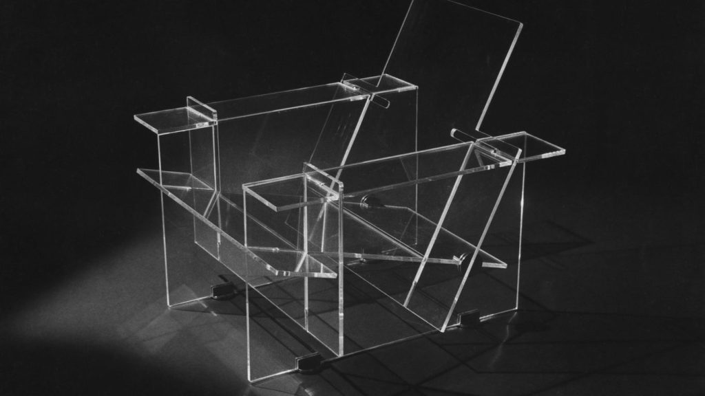 Custom Acrylic Trays for Hotels, Cafes, and Homes: Function Meets Modern Aesthetics