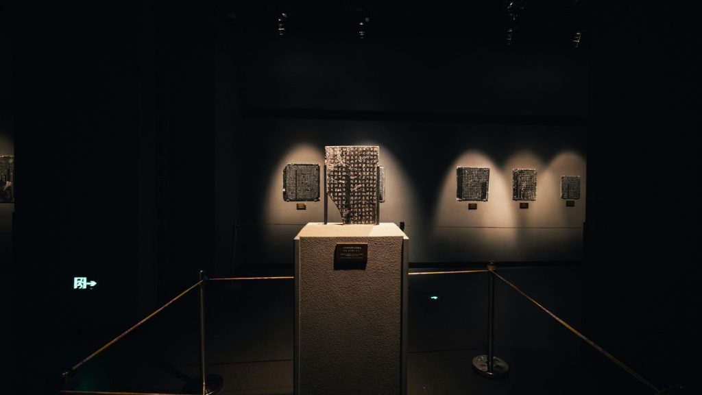 How Premium Acrylic Display Boxes Can Protect and Showcase High-Value Products