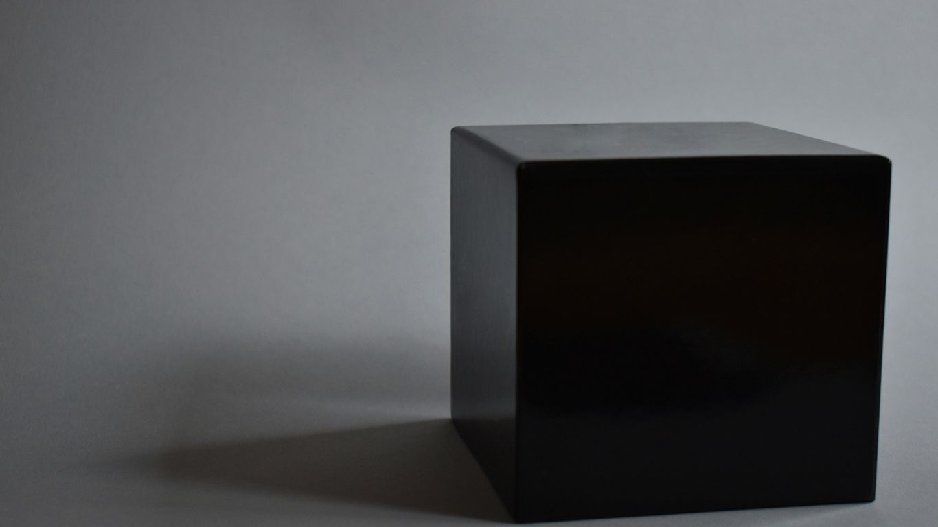 Custom Acrylic Boxes: 8 Details to Confirm Before Ordering